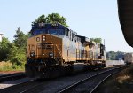 CSX 7261 & 305 switch some cars in the yard